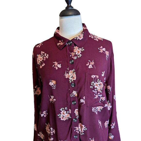 New Large Floral Button Up Shirt with Cinched Tie Waist - Picture 2 of 8